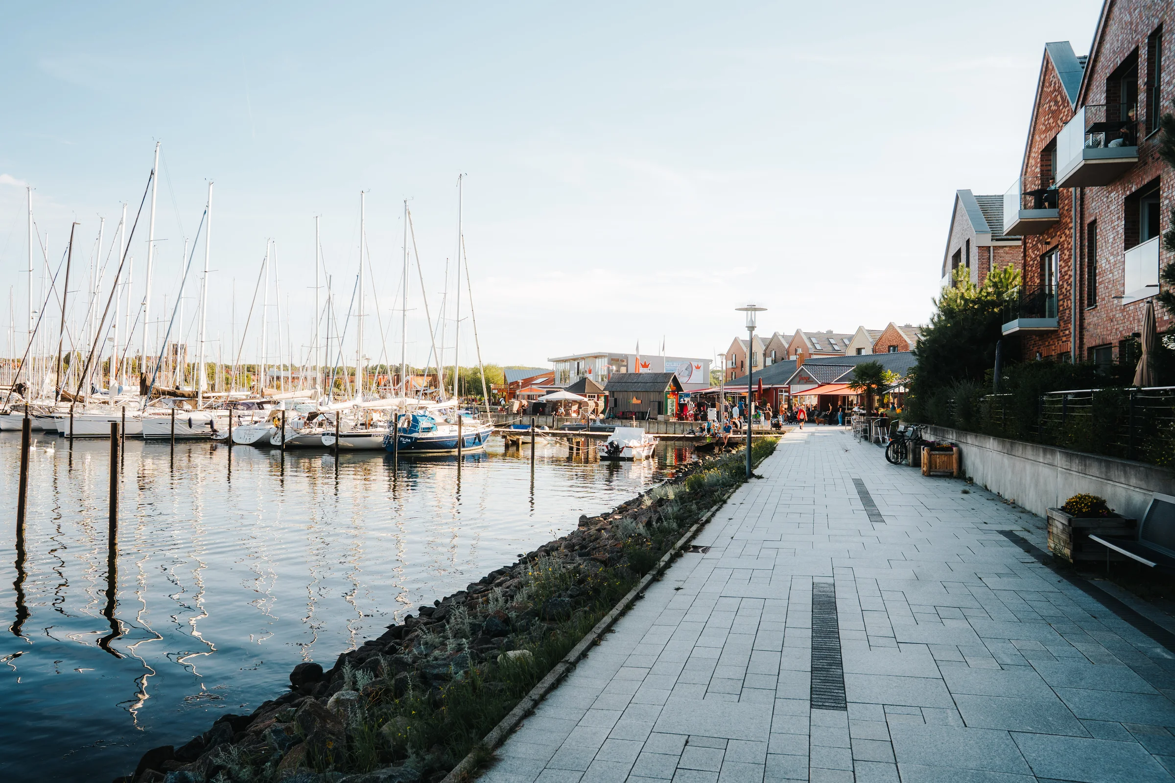 Promenade am Hafen